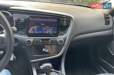 Седан Kia K5 2015 в 