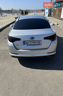 Седан Kia K5 2012 в 