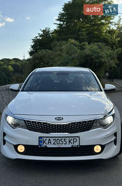 Седан Kia K5 2015 в 