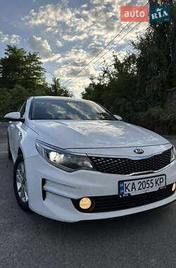 Седан Kia K5 2015 в 