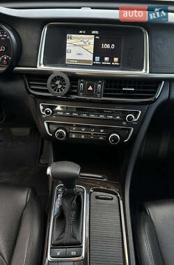 Седан Kia K5 2015 в 