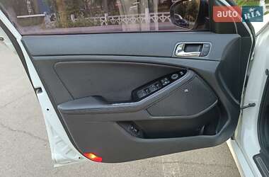 Седан Kia K5 2014 в 