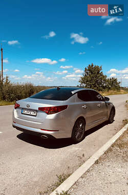 Седан Kia K5 2012 в 