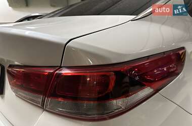 Седан Kia K5 2015 в 