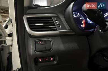 Седан Kia K5 2015 в 