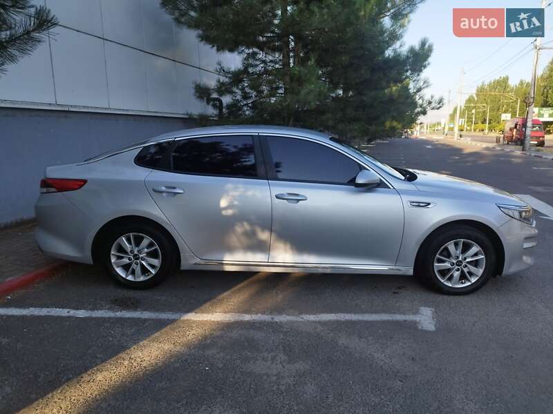 Седан Kia K5 2016 в Николаеве