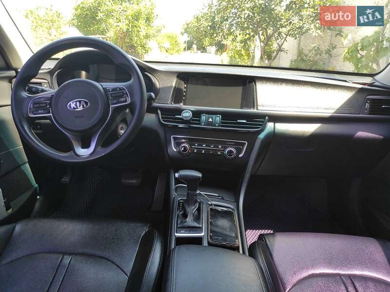 Седан Kia K5 2016 в Николаеве