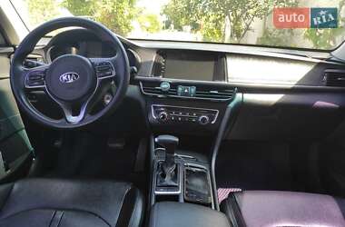 Седан Kia K5 2016 в 