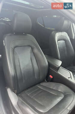 Седан Kia K5 2012 в 