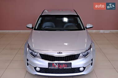 Седан Kia K5 2016 в 