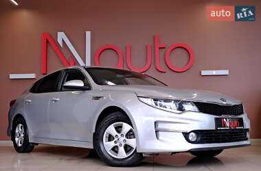 Седан Kia K5 2016 в 