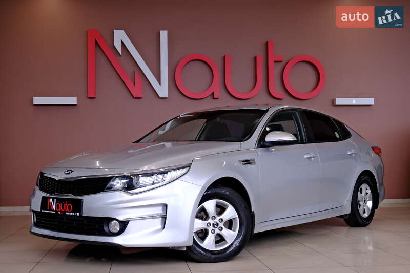 Седан Kia K5 2016 в 