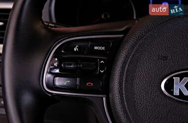 Седан Kia K5 2016 в 