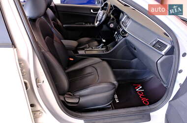 Седан Kia K5 2016 в 