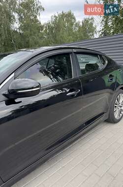 Седан Kia K5 2013 в 