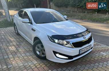 Седан Kia K5 2012 в 