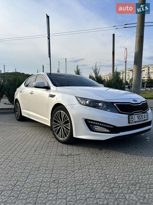 Седан Kia K5 2011 в Полтаві