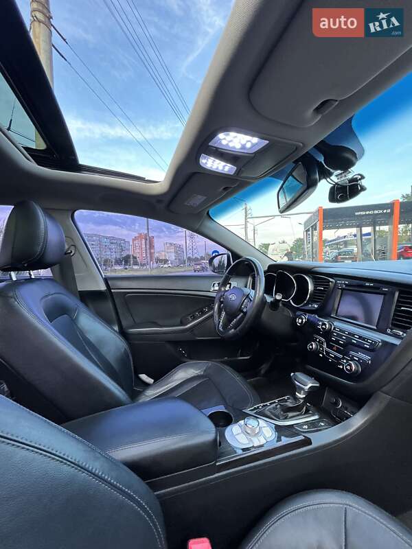 Седан Kia K5 2011 в Полтаві