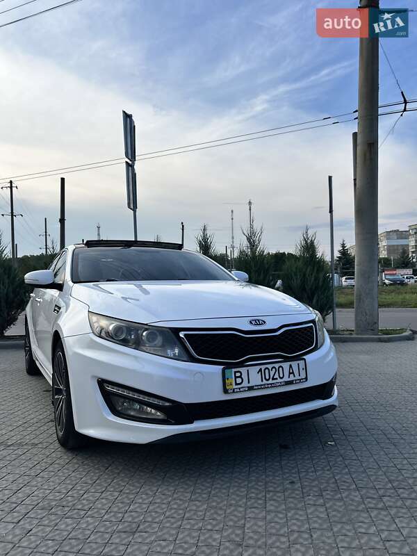 Седан Kia K5 2011 в Полтаві