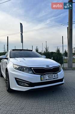 Седан Kia K5 2011 в 