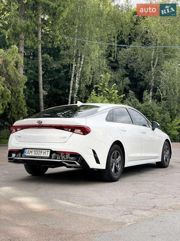 Седан Kia K5 2021 в Житомирі