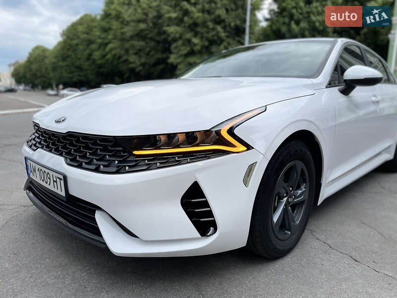 Седан Kia K5 2021 в Житомирі