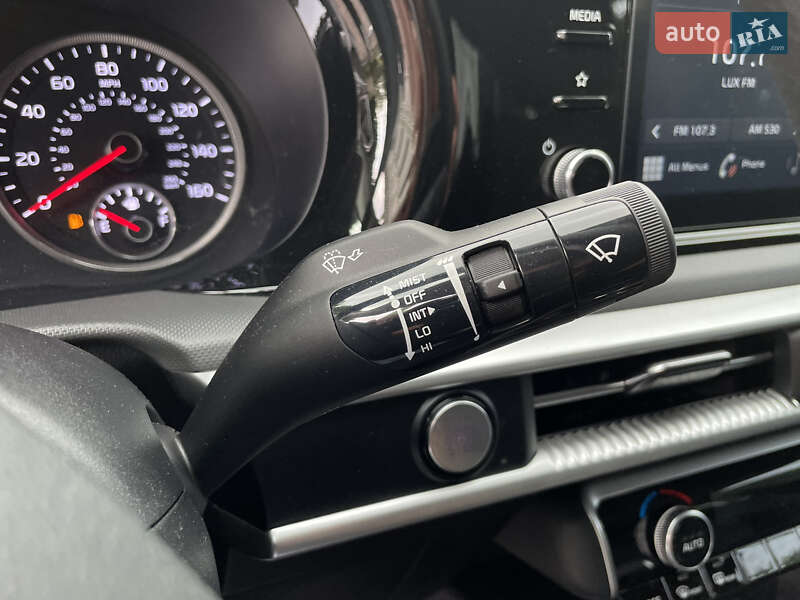 Седан Kia K5 2021 в Житомирі