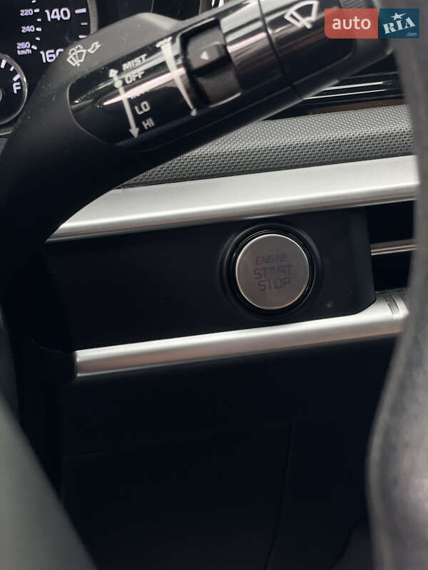 Седан Kia K5 2021 в Житомирі