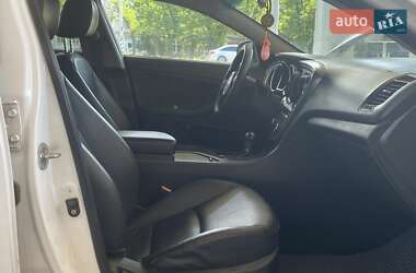 Седан Kia K5 2014 в 