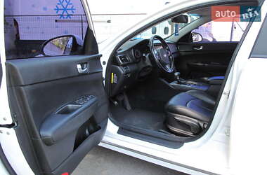 Седан Kia K5 2017 в 