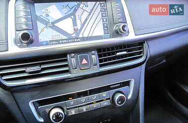 Седан Kia K5 2017 в 