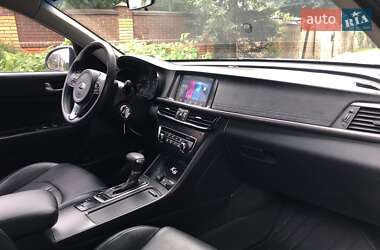 Седан Kia K5 2017 в 