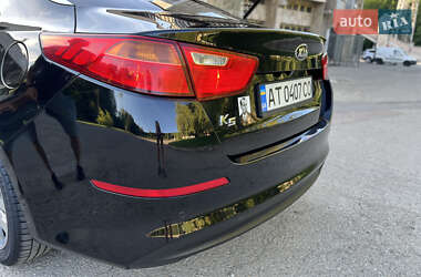 Седан Kia K5 2015 в 