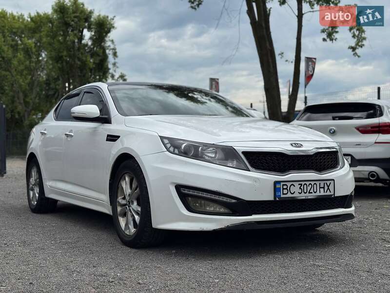Седан Kia K5 2010 в Львове