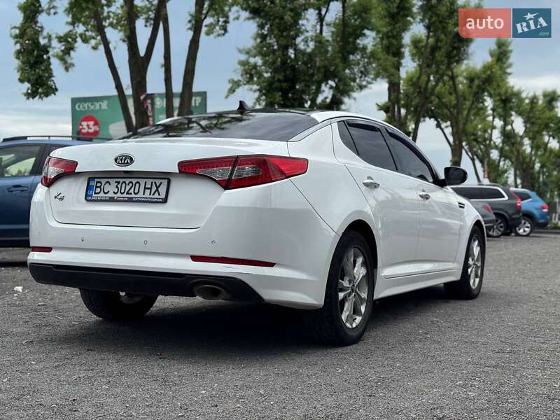 Седан Kia K5 2010 в Львове