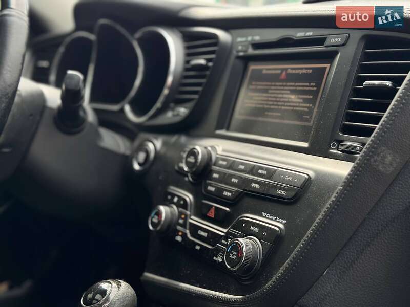 Седан Kia K5 2010 в Львове