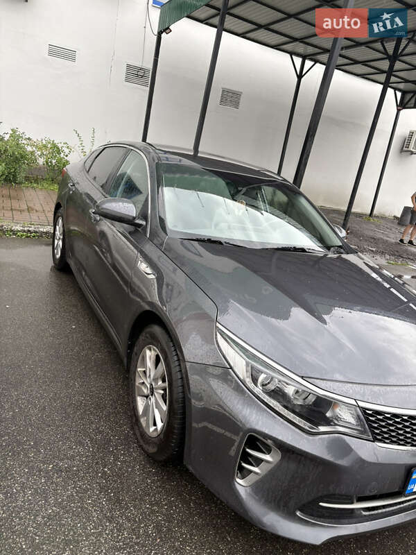 Седан Kia K5 2016 в Києві