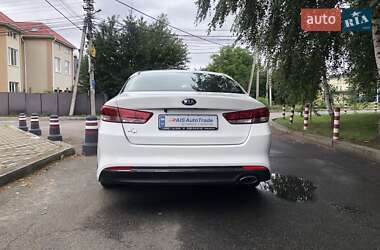 Седан Kia K5 2017 в 