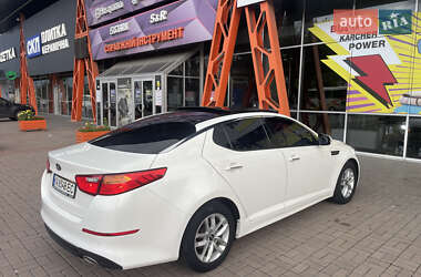Седан Kia K5 2013 в 