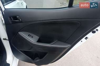 Седан Kia K5 2015 в 