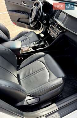 Седан Kia K5 2015 в 