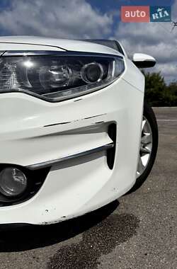 Седан Kia K5 2015 в 