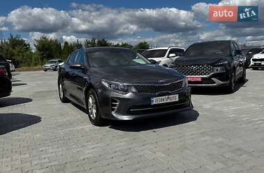 Седан Kia K5 2016 в 