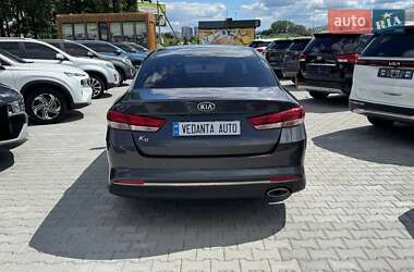 Седан Kia K5 2016 в 