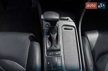 Седан Kia K5 2016 в 