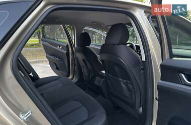 Седан Kia K5 2021 в 