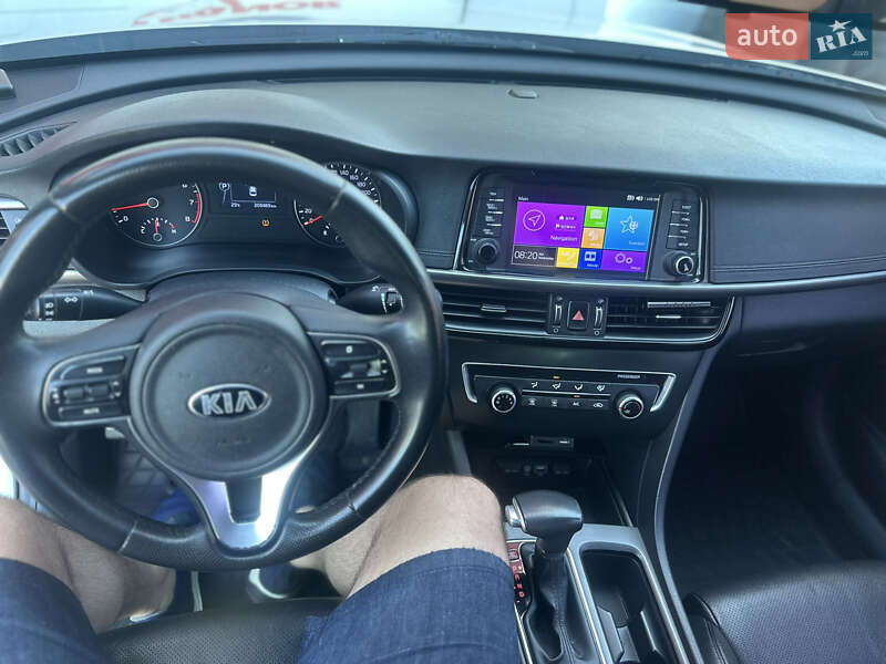 Седан Kia K5 2016 в Днепре