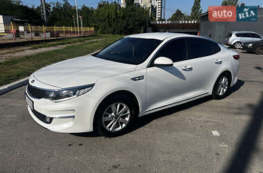 Седан Kia K5 2016 в Харкові