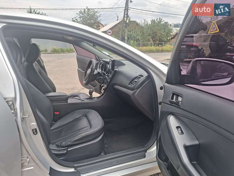 Седан Kia K5 2012 в Хмельницком