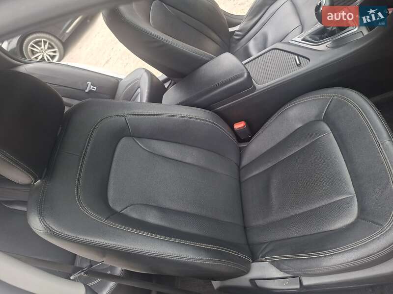 Седан Kia K5 2012 в Хмельницком